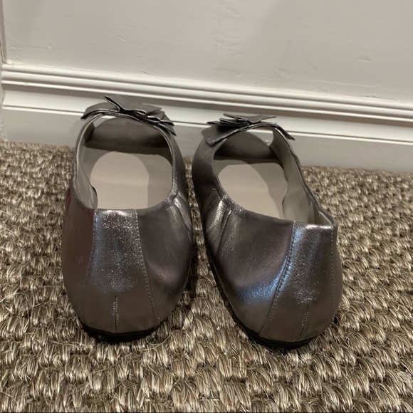Me Too Metallic Pewter Peep Toe Flats Size:12 - Picture 6 of 7